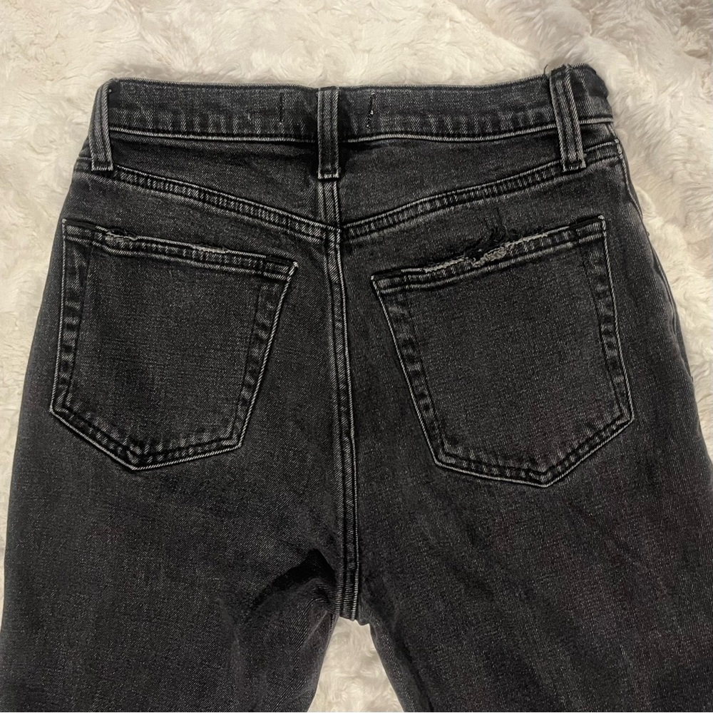 Abercrombie & Fitch The Ankle Straight Ultra High Rise Jeans in Distressed Black - Picture 8 of 16